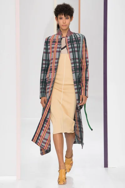 Look 4